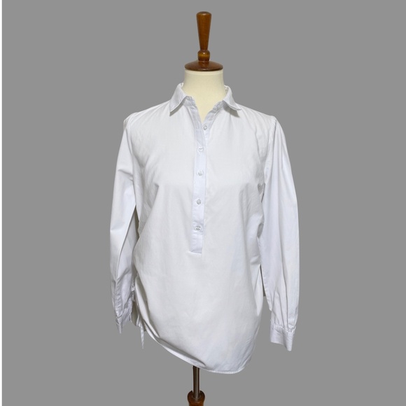 18 Centimeters Classic White Button Down with Cinched Side Size Medium - Picture 2 of 12